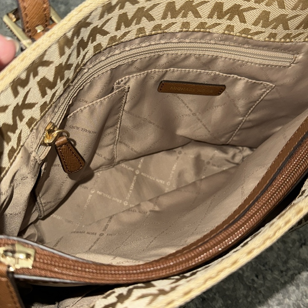 MK Tote - Picture 4 of 9